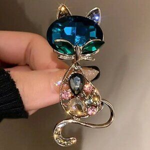 New Rhinestone Cat Pendant Brooch.